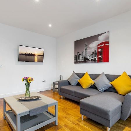 Two Bed Flat In Bush Hill Park Daire Enfield Dış mekan fotoğraf