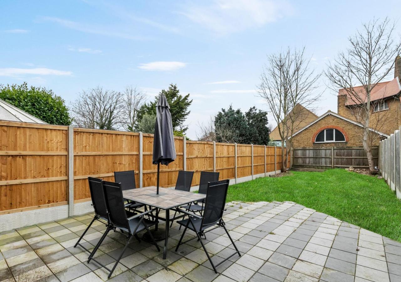 Two Bed Flat In Bush Hill Park Daire Enfield Dış mekan fotoğraf