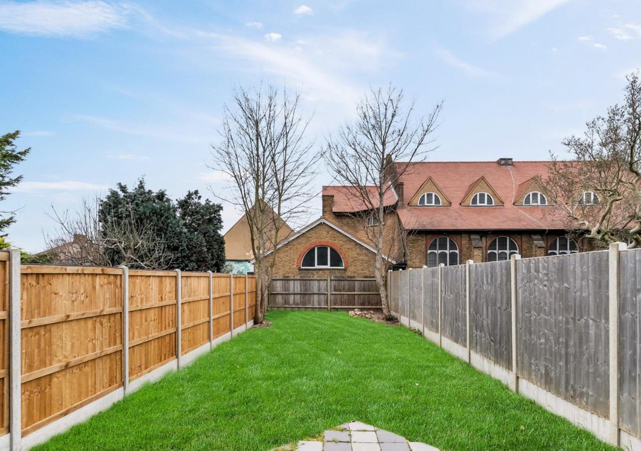 Two Bed Flat In Bush Hill Park Daire Enfield Dış mekan fotoğraf