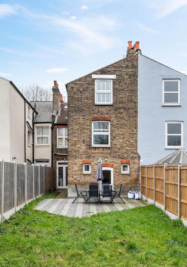 Two Bed Flat In Bush Hill Park Daire Enfield Dış mekan fotoğraf